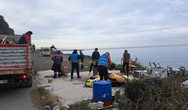 Karadeniz Ereğli'de plajlar bölgesindeki kaçak yapılan kaldırıldı