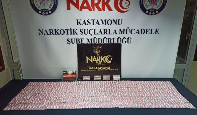 Kargo paketiyle uyuşturucu sevkiyatı yapan sanıklara hapis cezası