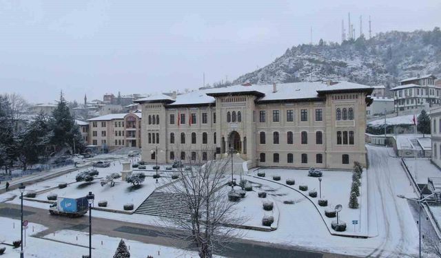 Kastamonu'da kar yağışı etkili oluyor