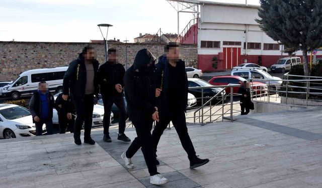 Kendini polis olarak tanıtıp dolandırıcılık yapan 6 şüpheli tutuklandı