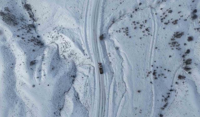 Kırıkkale'de karla kaplanan köy yolları yeniden ulaşıma açıldı