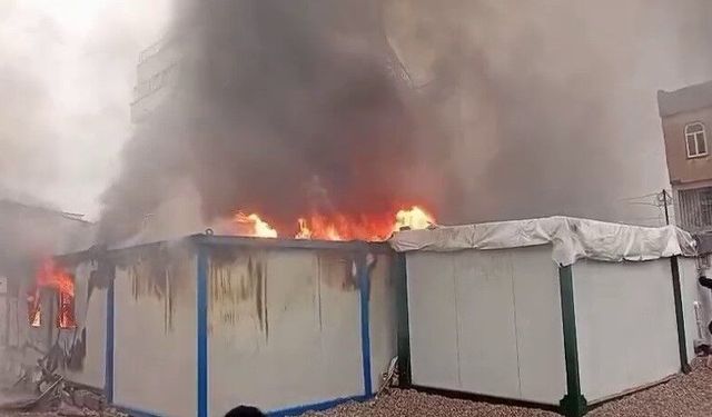 Konteynerde çıkan yangın korkuttu