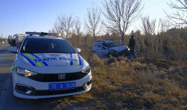 Kontrolden çıkan cip trafik levhalarını devirerek yol kenarına savruldu: 1 yaralı