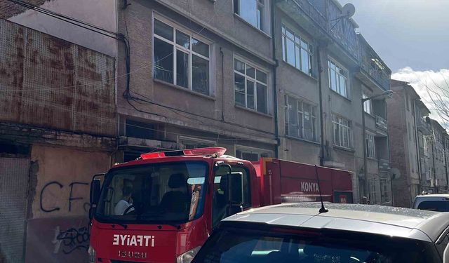 Konya'da apartmanda yangın paniği