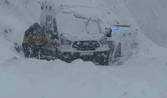 Kozluk'ta eğitime kar engeli