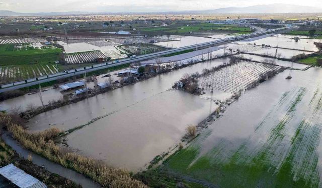 Manisa'yı sağanak vurdu, taşkın hasarı gün ağarınca ortaya çıktı