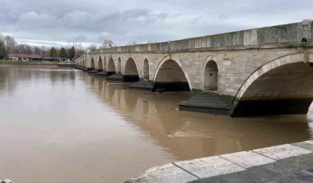 Meriç ve Tunca nehirlerinde su seviyesi yükseldi