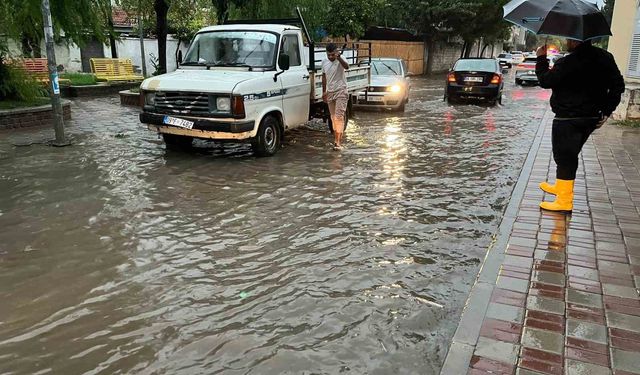 Meteoroloji'den Aydın için çok kuvvetli yağış uyarısı