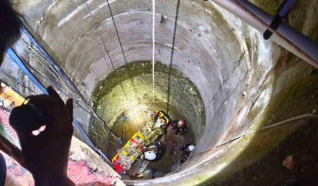 Metrelerce derinlikteki kuyuya düşen genç operasyonla kurtarıldı