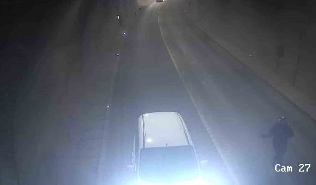 Motosiklet tünelde sollama yaparken devrildi