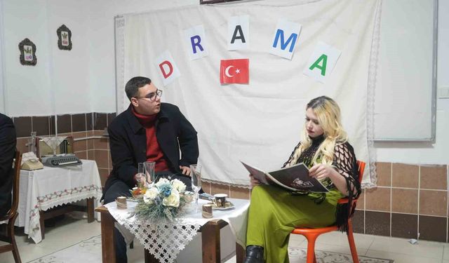 Niğde'deki drama kursu, katılımcılarına özgüven kazandırıyor