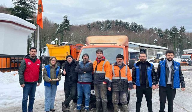 Öğrencilerden karayolları çalışanlarına anlamlı ziyaret