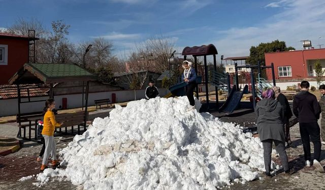 Osmaniye'de çocukların kar hasreti sona erdi