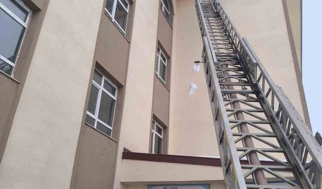 Patnos'ta buz sarkıtlarına karşı uyarı