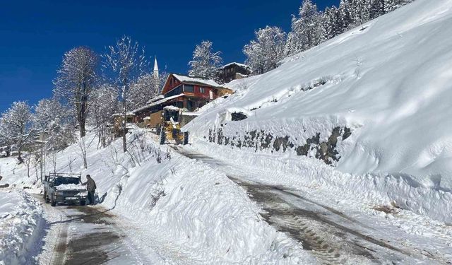 Rize'de 206 köy yolu kar nedeniyle ulaşıma kapandı