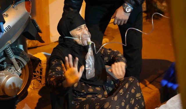 Samsun'da bina yangınında can pazarı: 8 kişi dumandan etkilendi