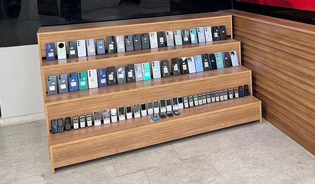 Şanlıurfa'da gümrük kaçağı cep telefonu operasyonu: 3 gözaltı