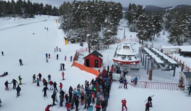 Sarıkamış'ta 'Kristal' heyecan: Kayak sezonu zirve yapıyor