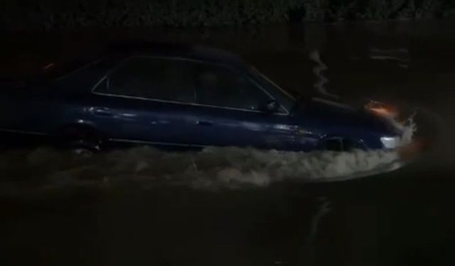 Sel sularında gemi gibi ilerledi