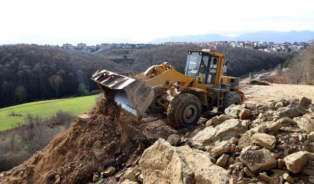 Serdivan ve Beşköprü birbirine bağlanıyor: Makineler sahaya indi