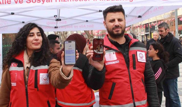 Siirt'te 'İlk Öğretmenim Ailem' ve 'Çocuklar Güvende' siteleri ve mobil uygulaması anlatıldı