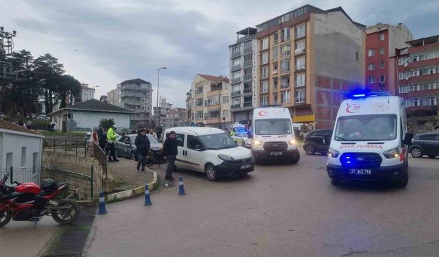 Sinop'ta otomobil ile motosiklet çarpıştı: 1 yaralı