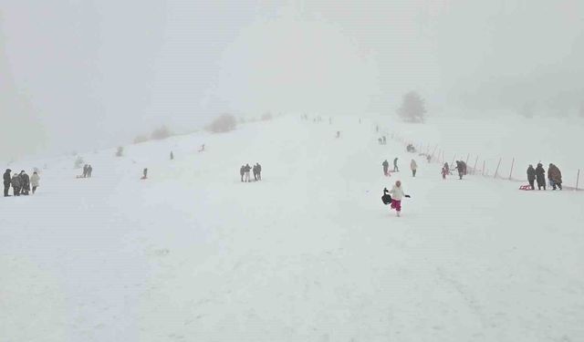 Sis ve yağışa rağmen Keltepe'ye akın ettiler