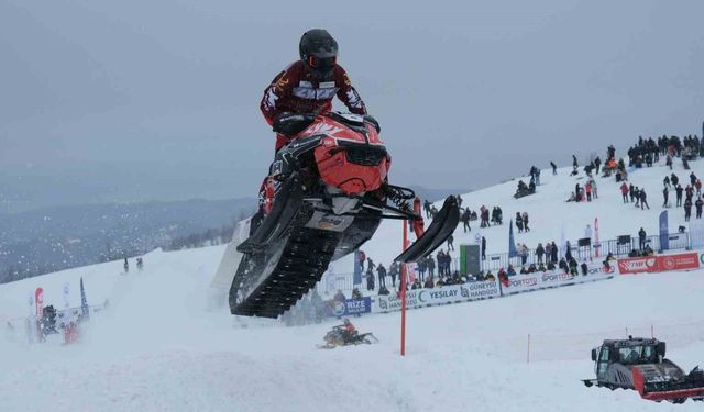 SNX Türkiye Dünya Kar Motosikleti Şampiyonası Rize'de başladı