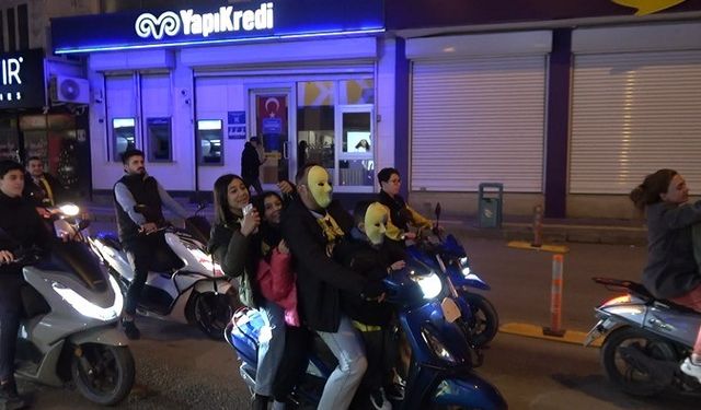 Süper Kupa zaferini Kilis'te motosikletlerle şehir turu atarak kutladılar