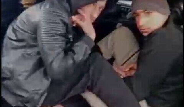 SUV tarzı aracın her köşesinden düzensiz göçmen çıktı