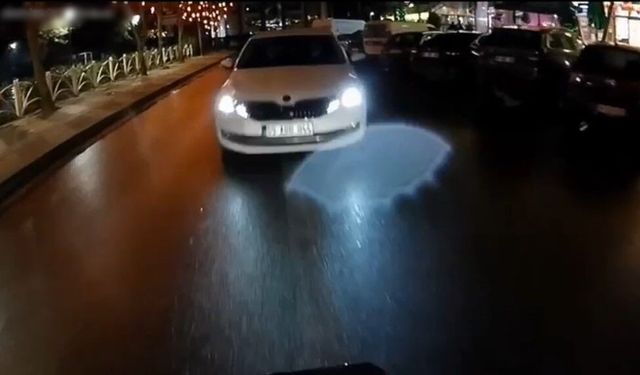 Tekirdağ'da motosikletle otomobilin kafa kafaya çarpıştığı kaza kamerada