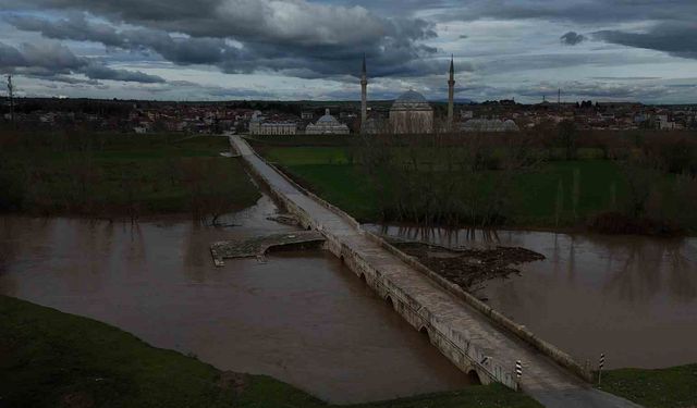Tunca Nehri alarm veriyor: Tarım arazileri sular atında kaldı