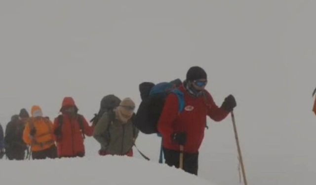 Vadi Doğa Sporları Kulübü ekibi Hayal Dağı'na tırmandı