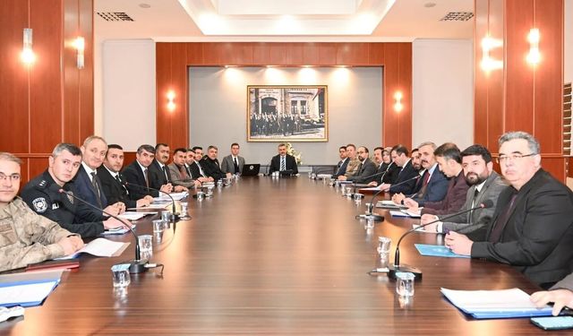 Vali Çiftçi başkanlığında 'Palandöken' zirvesi