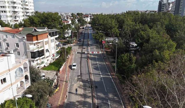 Yağış sonrası bozulan yollar onarılıyor