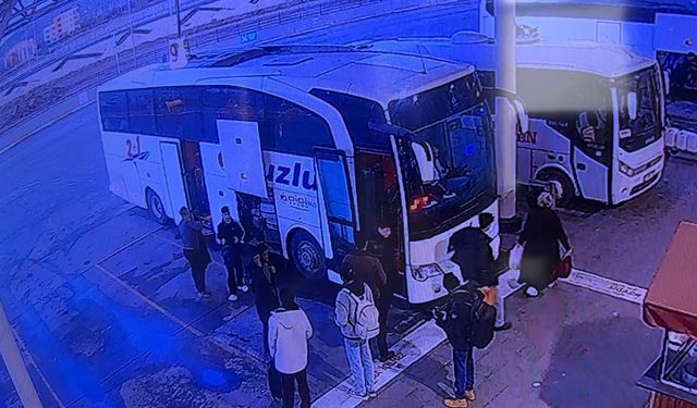 8 kişinin hayatını kaybettiği kazaya karışan otobüs Isparta'dan son kez yolcu alırken görüntülendi