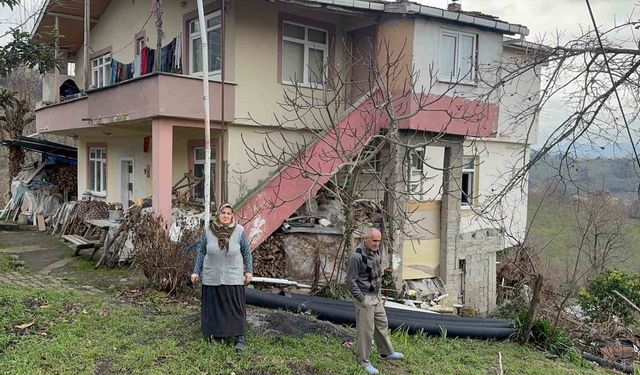 Alaplı'da heyelan nedeniyle bir ev çökme riski oluştu