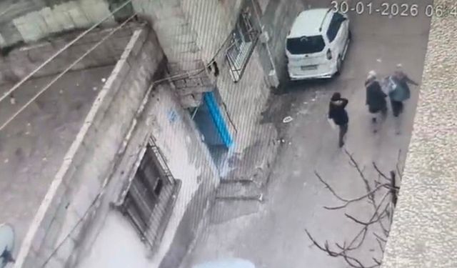 Gaziantep'te içerisinde 2,7 milyon TL bulunan kasanın çalınma anı kamerada