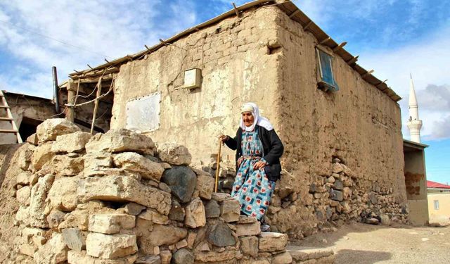 Kahramanmaraş'ta yıllara meydan okuyan evler görüntülendi