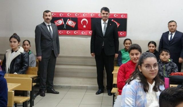 Kilis'te 2. dönemin ilk dersinin konusu 'Bayrak' oldu