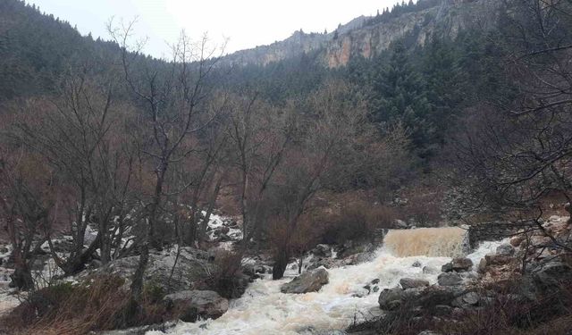 Konya'da Aygırdibi kaynağı erken coştu