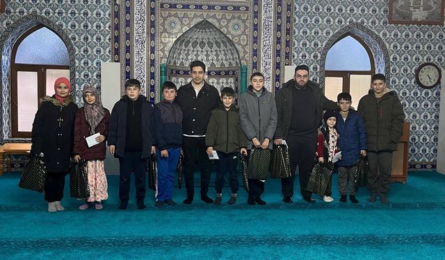 Şaphane'de 'Camiyi Seviyoruz, Namazla Buluşuyoruz' programında öğrencilere ödül