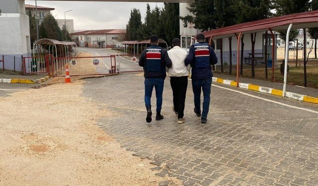 Silahlı yağma ve uyuşturucu ticaretinden 13 yıl cezayla aranan şahıs yakalandı