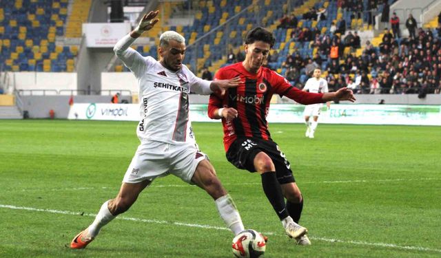 Trendyol Süper Lig: Gençlerbirliği: 1 - Gaziantep FK: 0 (İlk yarı)
