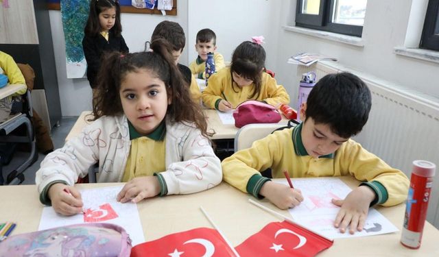 Tunceli'de ilk ders 'Bayrak sevgisi'