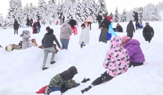 Uludağ'da sömestir tatilinin son gününde yoğunluk sürüyor