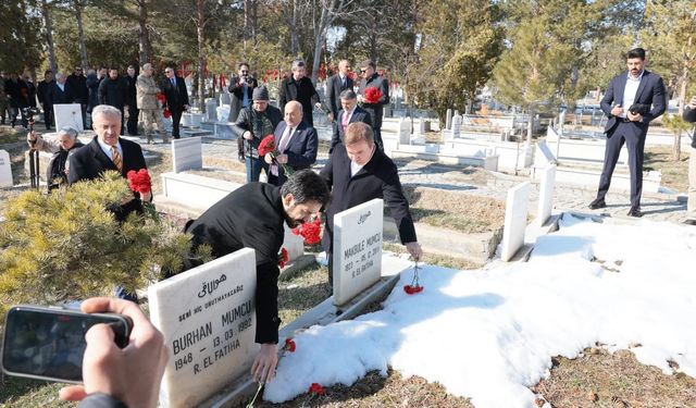 1992 Erzincan Depremi'nin 34. yılında deprem şehitleri anıldı