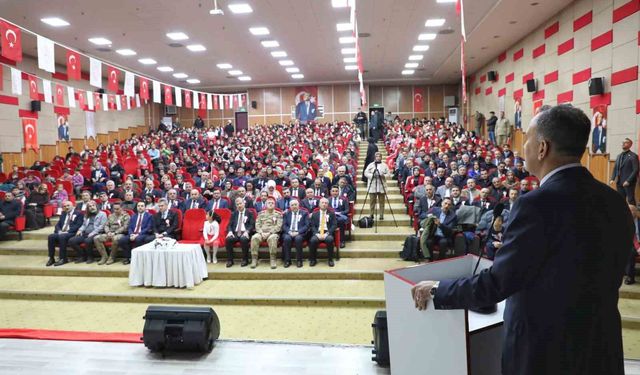 Ağrı'da İstiklal Marşı'nın kabulünün 105. yıl dönümü dolayısıyla program düzenlendi