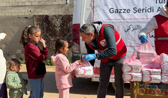 Ağrı'da öğrenciler Gazze için 650 bin lira bağış topladı