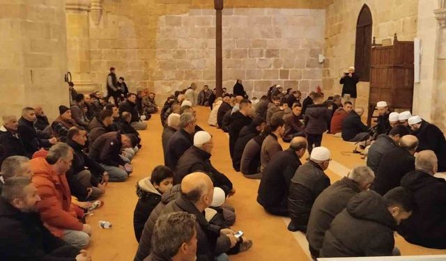 Anadolu'nun 'El Hamrası' Kadir Gecesi'nde doldu taştı